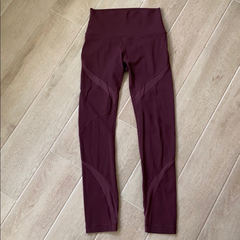 Women’s Lululemon mesh leggings size 4